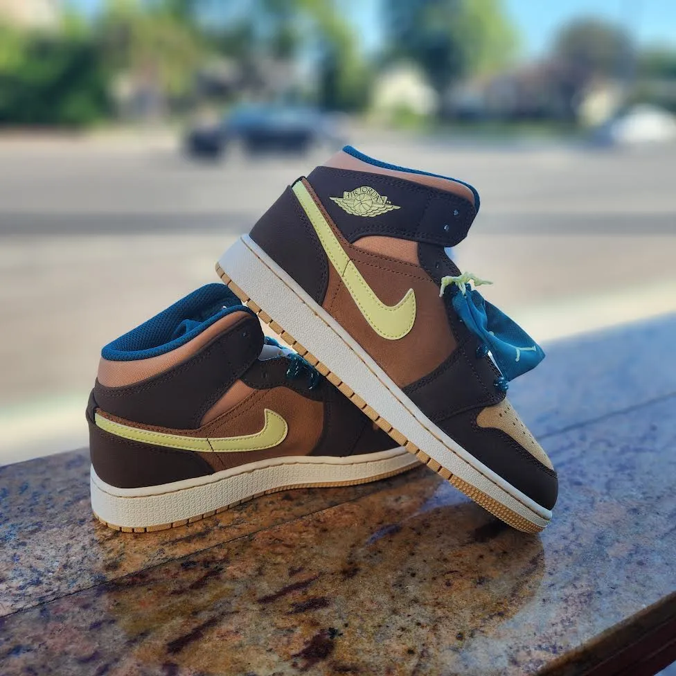 Air Jordan 1 Mid SE 'Cacao Wow'