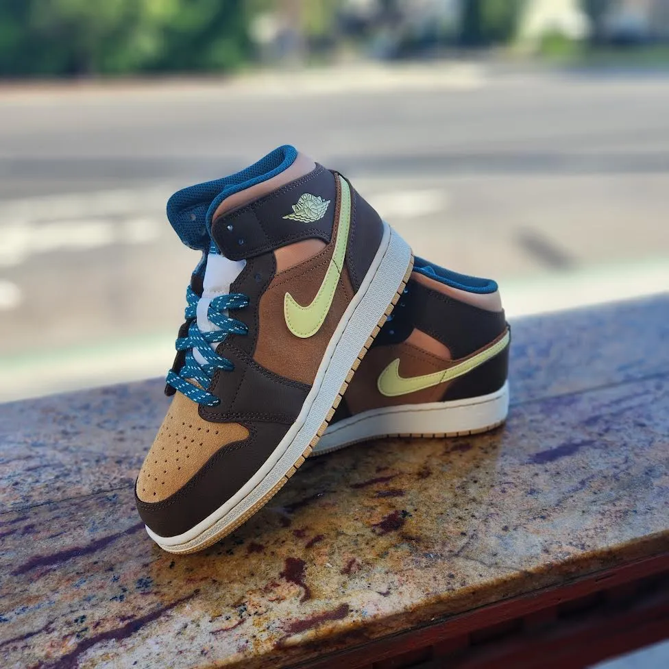 Air Jordan 1 Mid SE 'Cacao Wow'