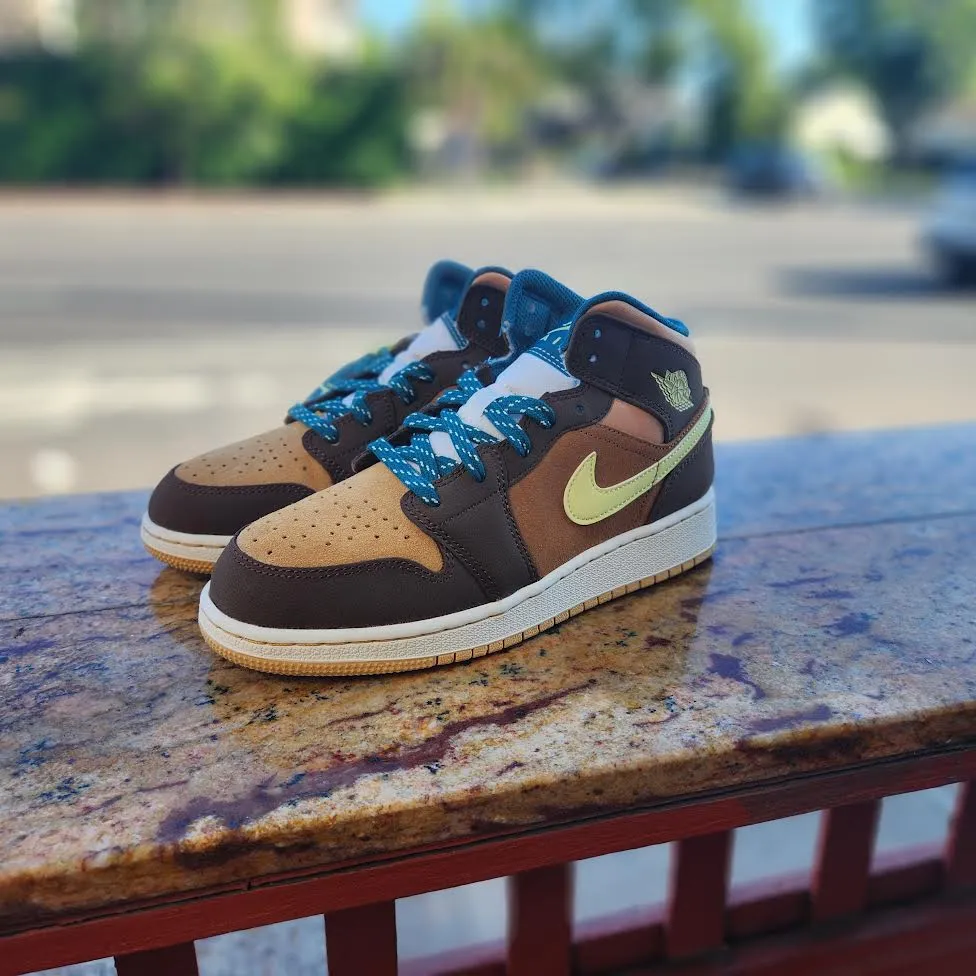 Air Jordan 1 Mid SE 'Cacao Wow'