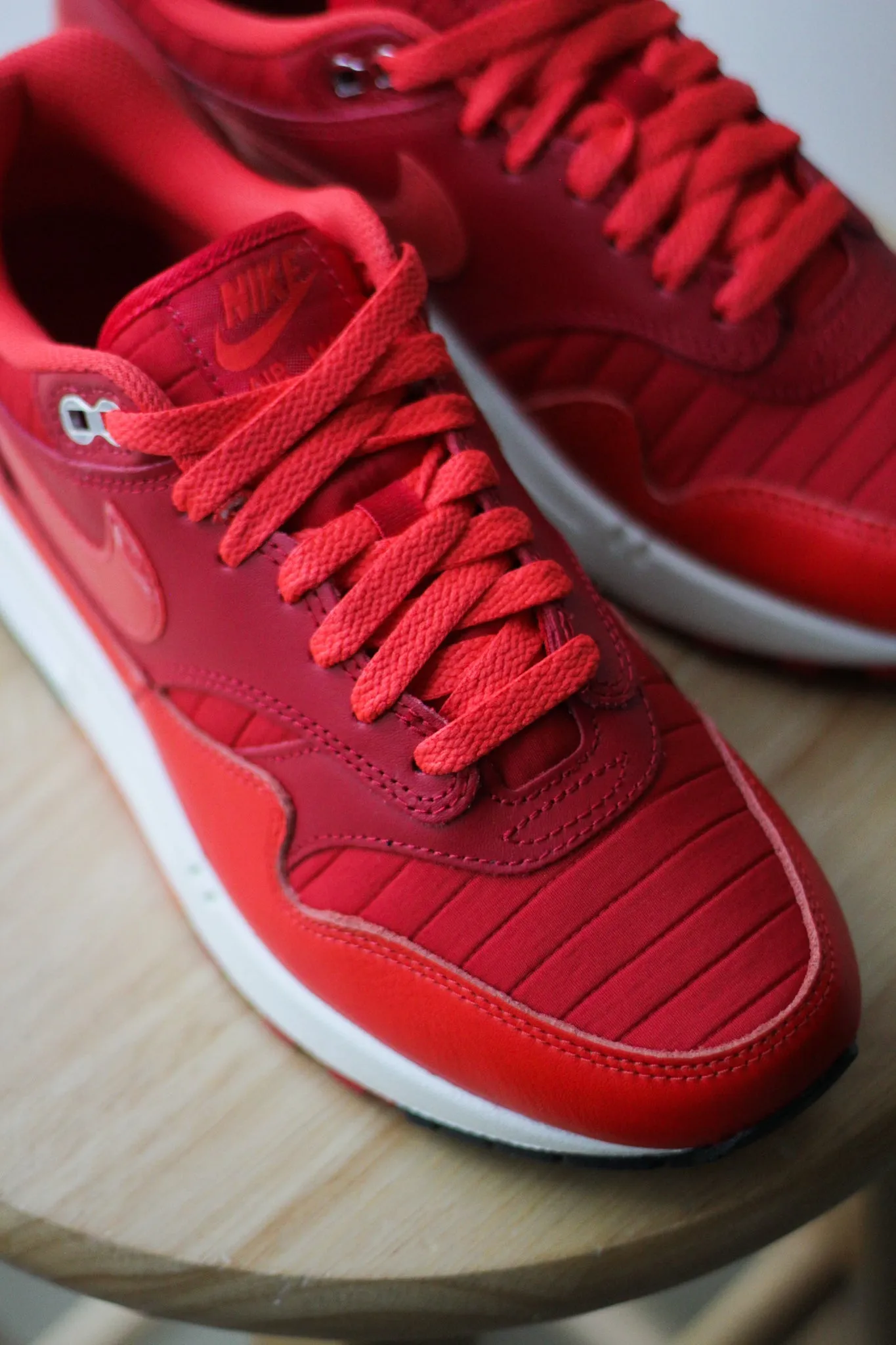 AIR MAX 1 ESS PRM "GYM RED"