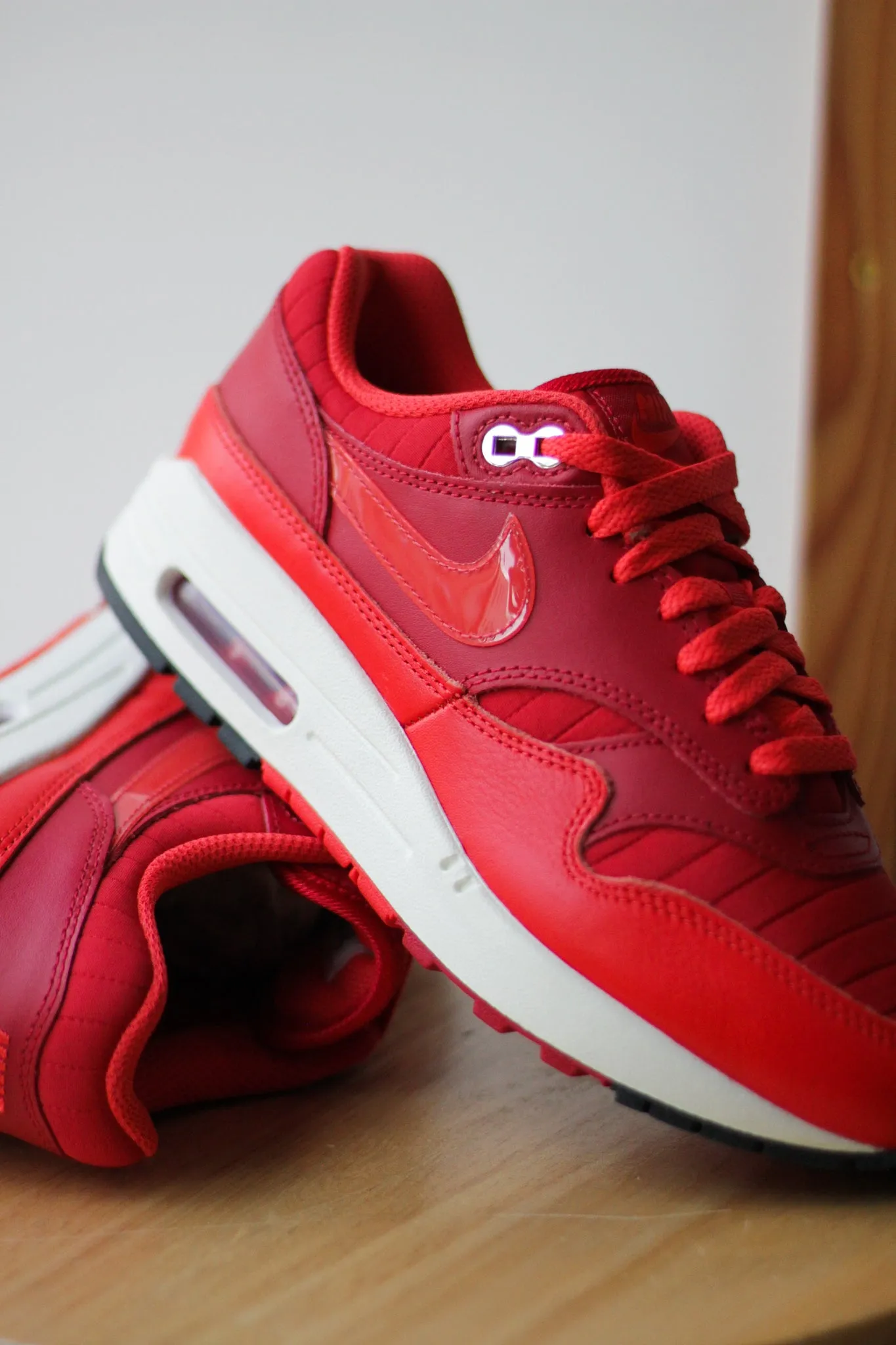 AIR MAX 1 ESS PRM "GYM RED"