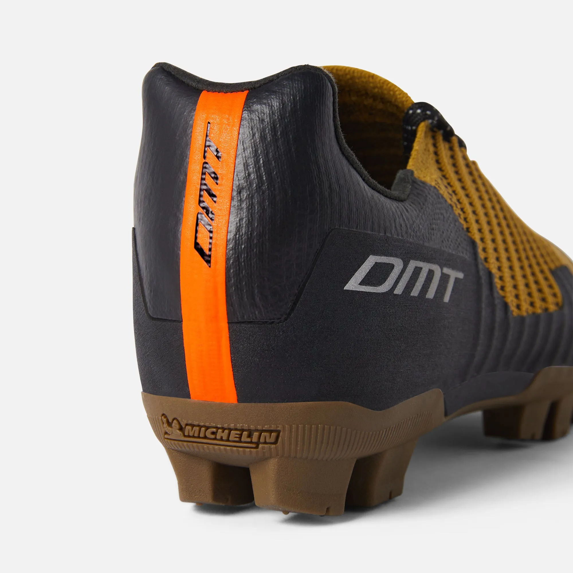 DMT GK1 SHOES (GRAVEL) BLACK/OCRA