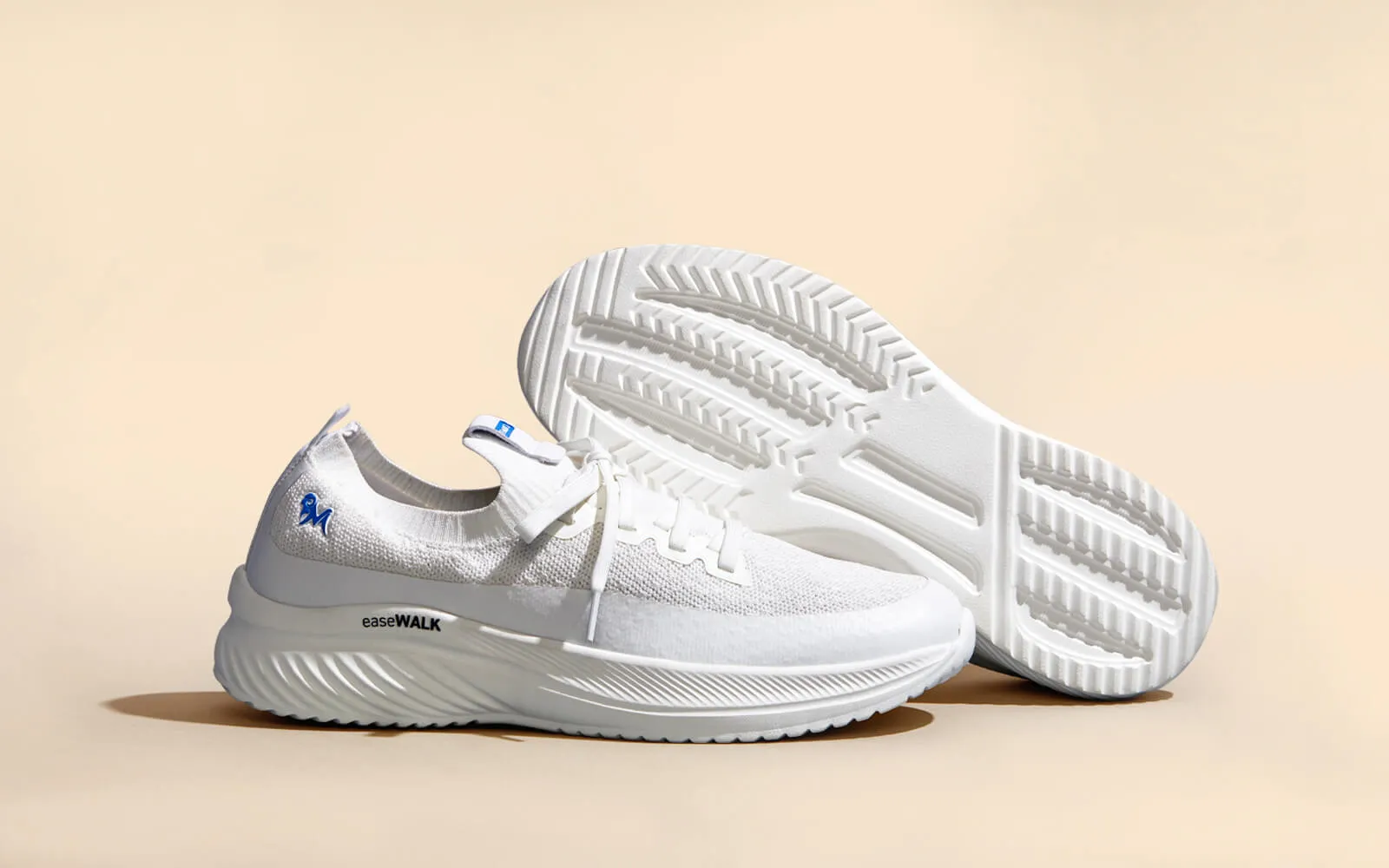 Ease Walk Sneakers : White