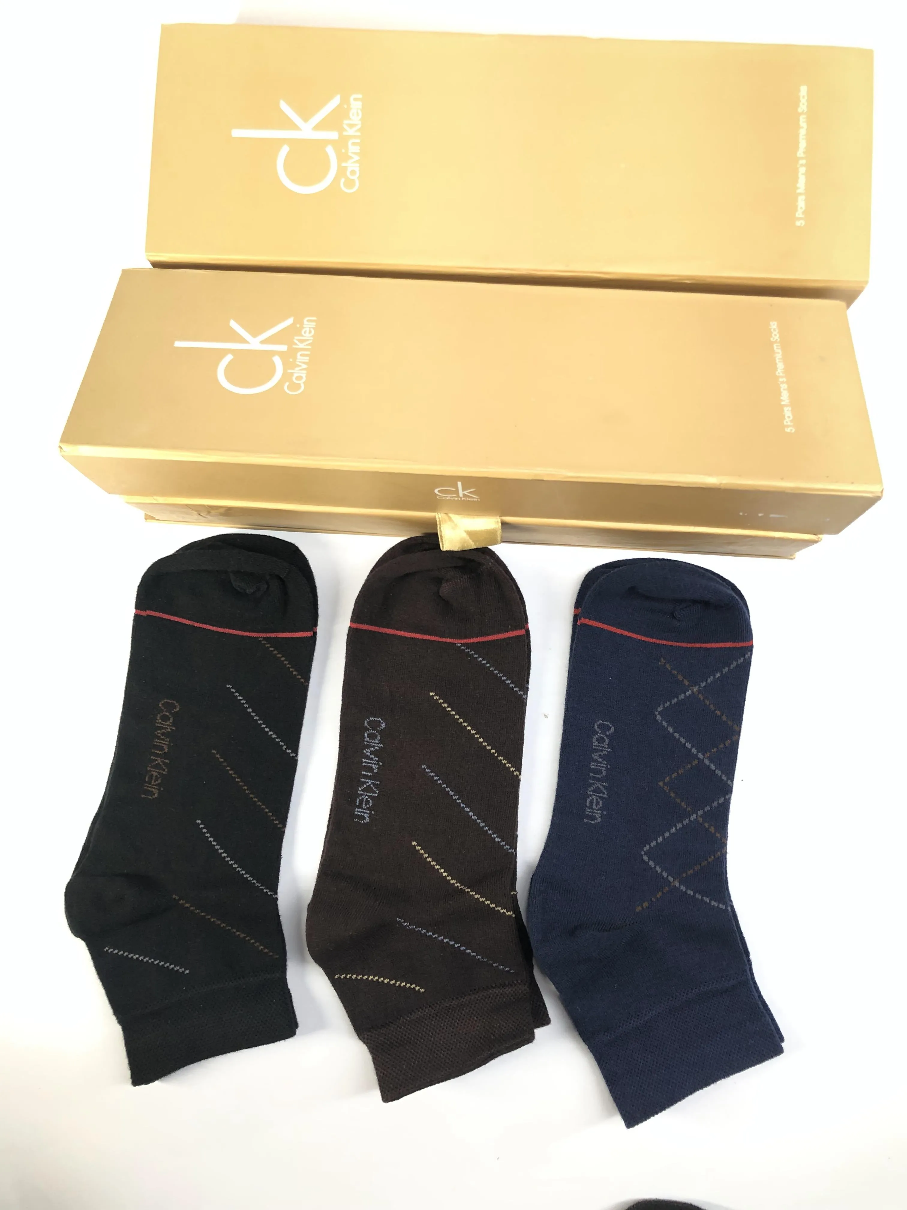 Men’s 5-Pack Ankle Socks by C-K, presented in a stylish gift box.